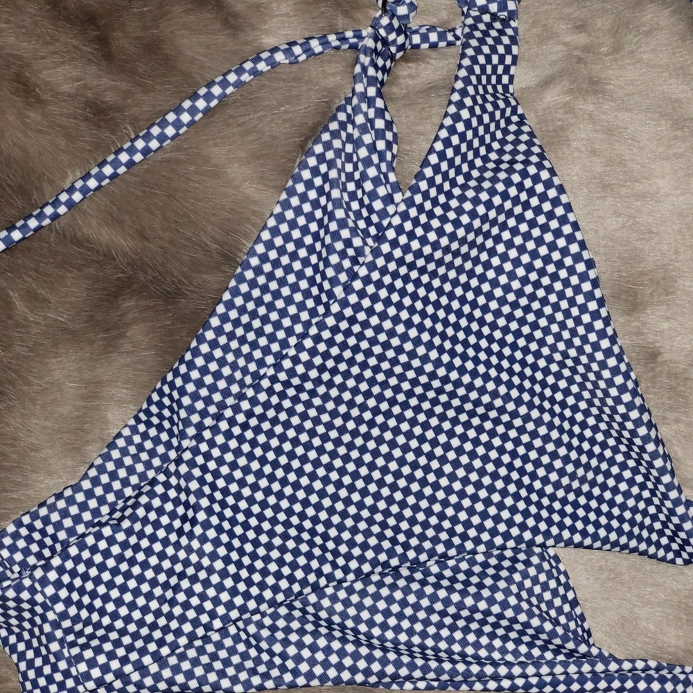 Bikini - Picture 3 of 4